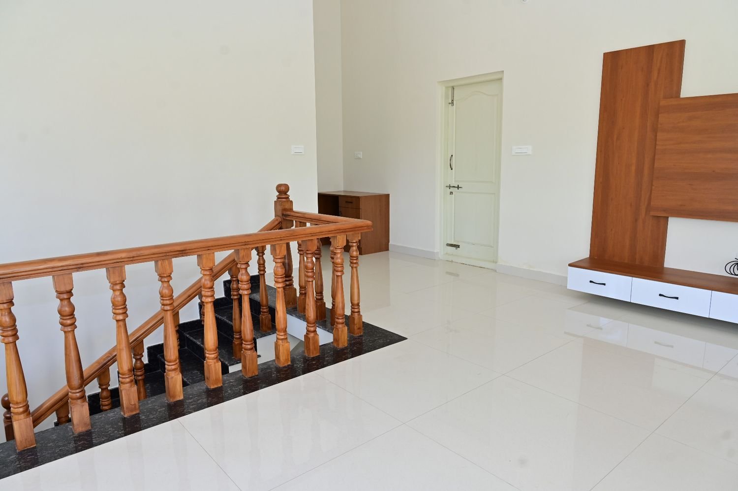 Room / Interior View